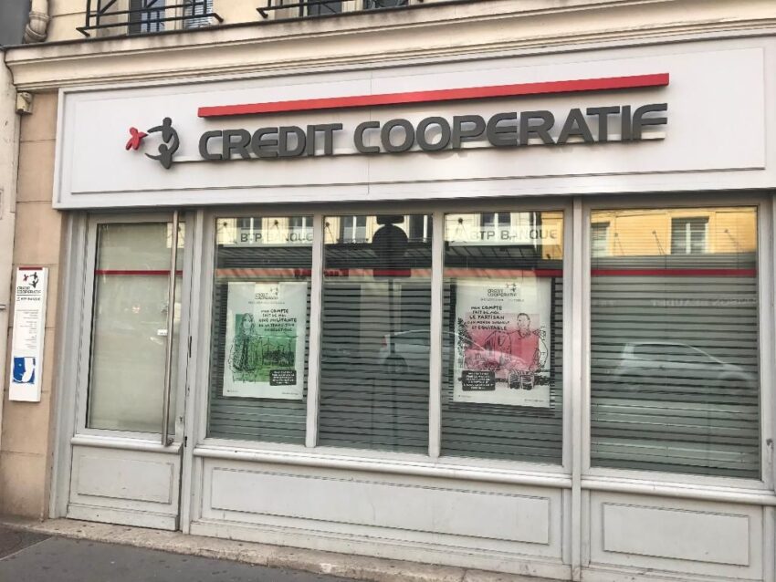 Une agence du Crédit Coopératif à Versailles